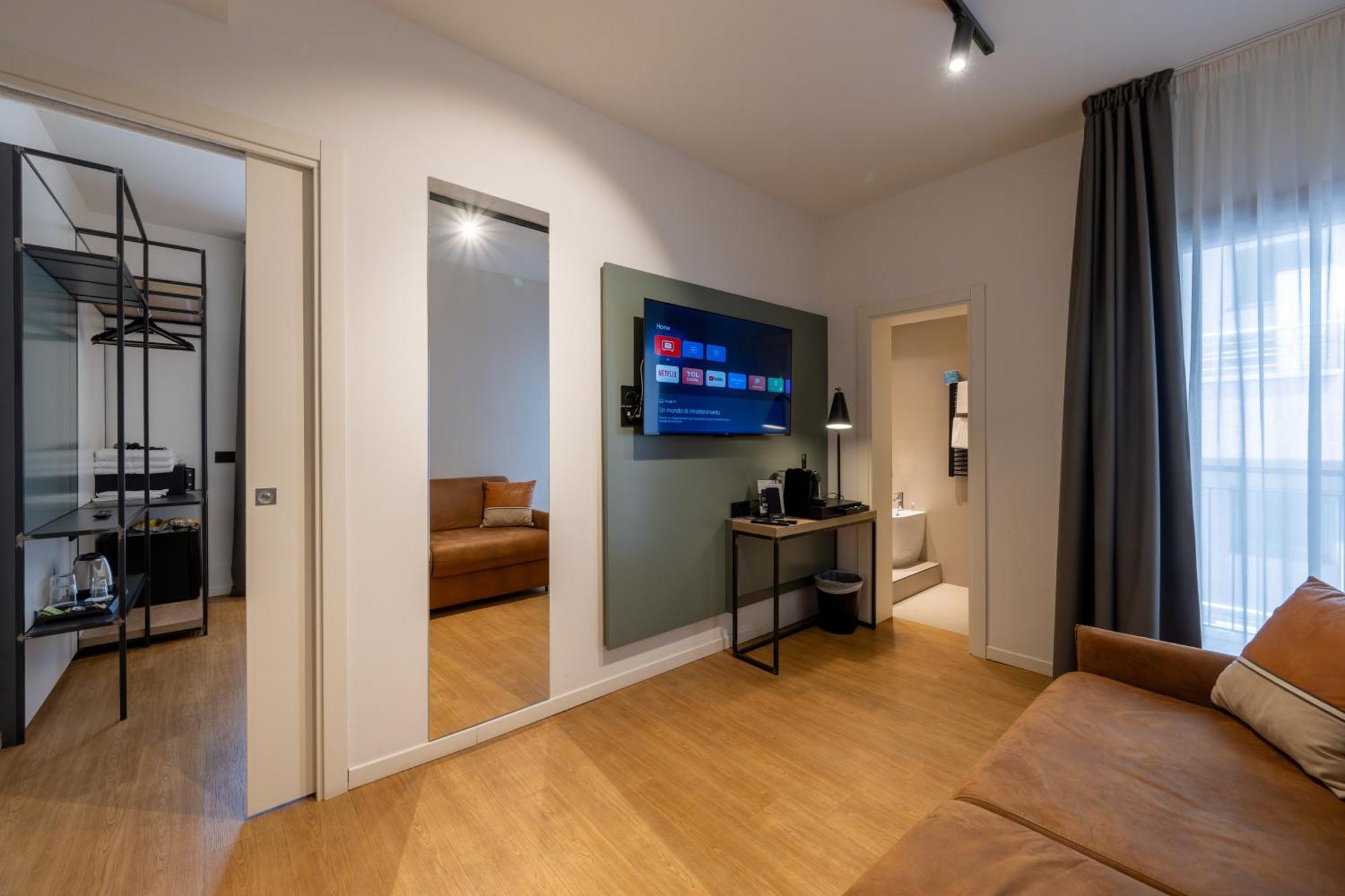 Meg Lifestyle Hotel & Apartaments ริชชิโอเน ภายนอก รูปภาพ