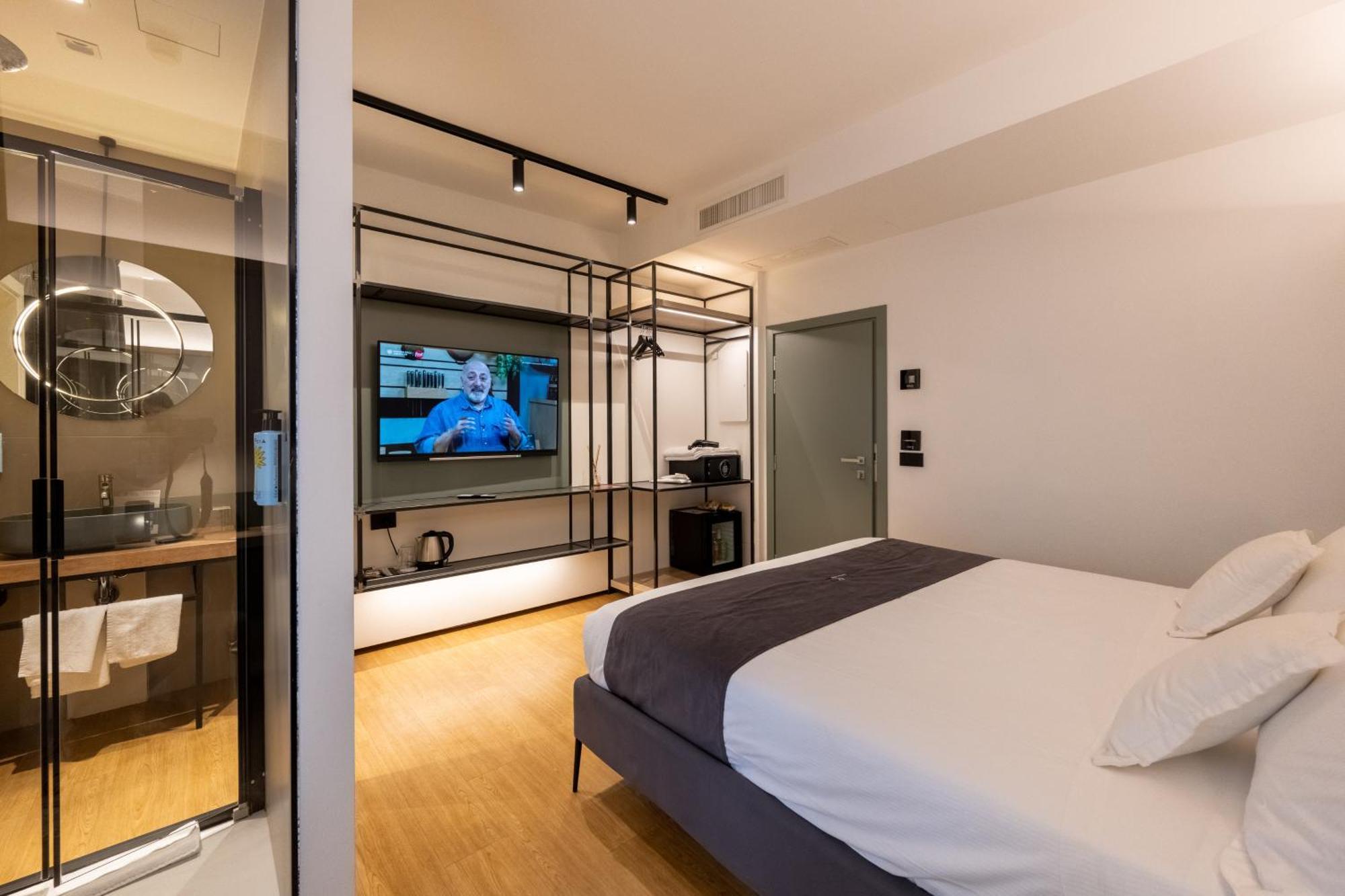 Meg Lifestyle Hotel & Apartaments ริชชิโอเน ภายนอก รูปภาพ